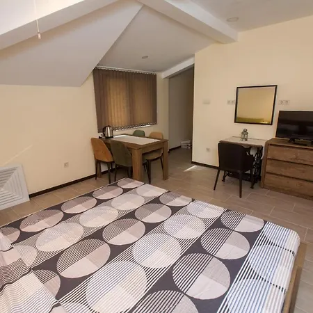 Family House - Free Parking Penzion 3*