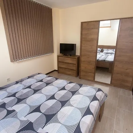 Family House - Free Parking Penzion