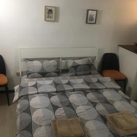 Family House - Free Parking